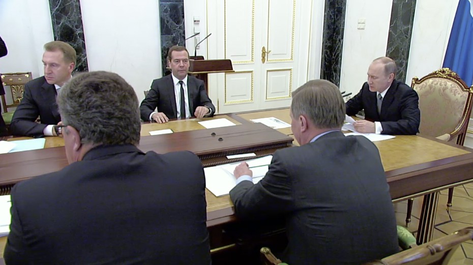 Владимир Путин провёл совещание с членами Правительства