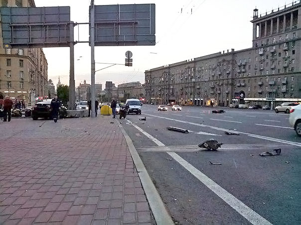 Последствия ДТП на Кутузовском с участием мотоциклиста