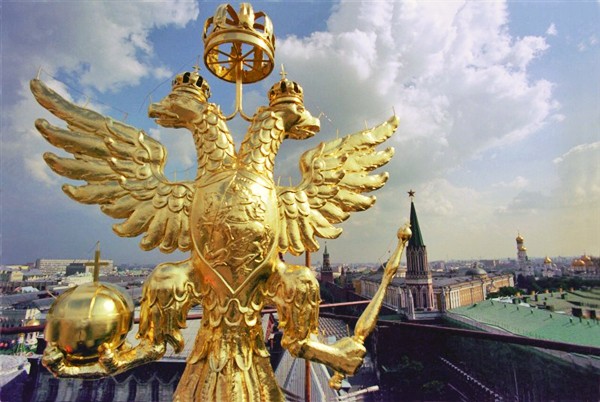 Двуглавый орёл на башне московского Кремля