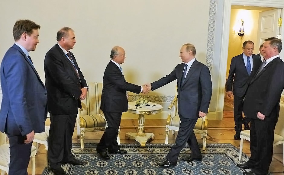 Президент России Владимир Путин и генеральный директор МАГАТЭ Юкия Амано