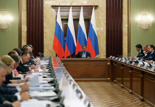 Председатель правительства РФ Дмитрий Медведев проводит заседание