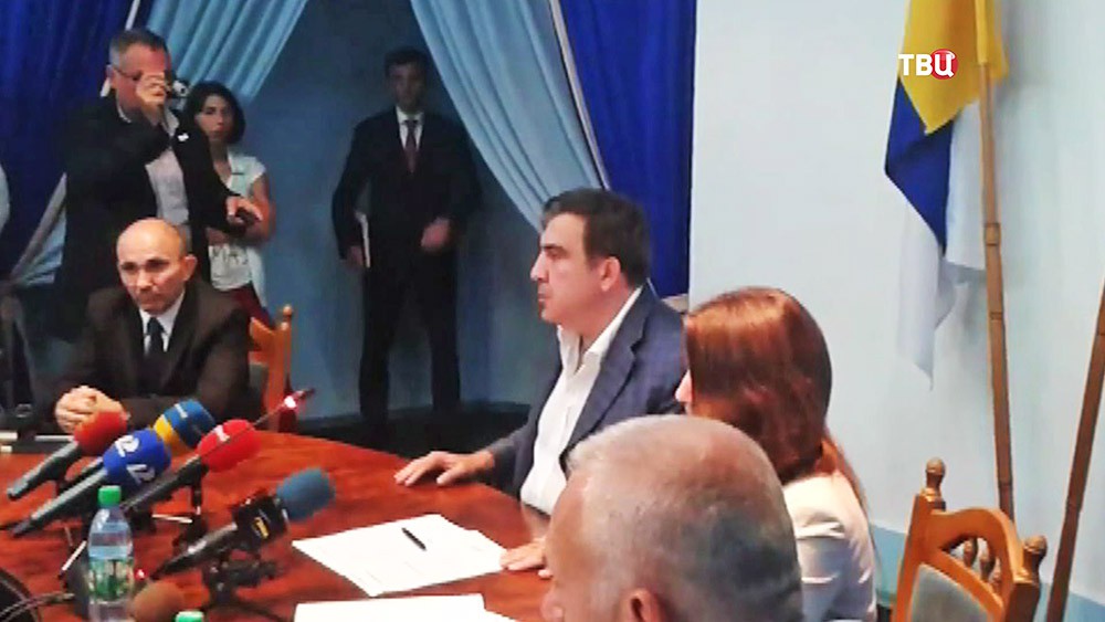 Михаил Саакашвили проводит заседание