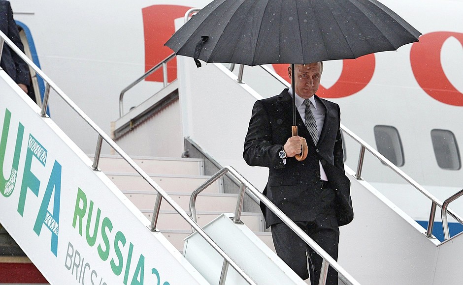 Президент России Владимир Путин прибыл на саммиты ШОС и БРИКС в Уфу