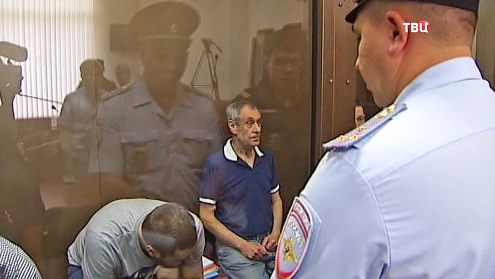 Фигуранты по делу об аварии в московском метро в суде