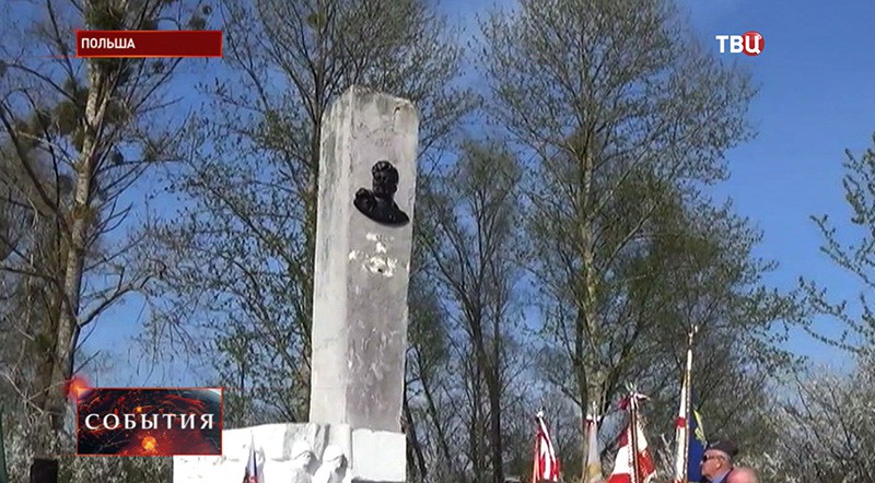 Памятник генералу Черняховскому