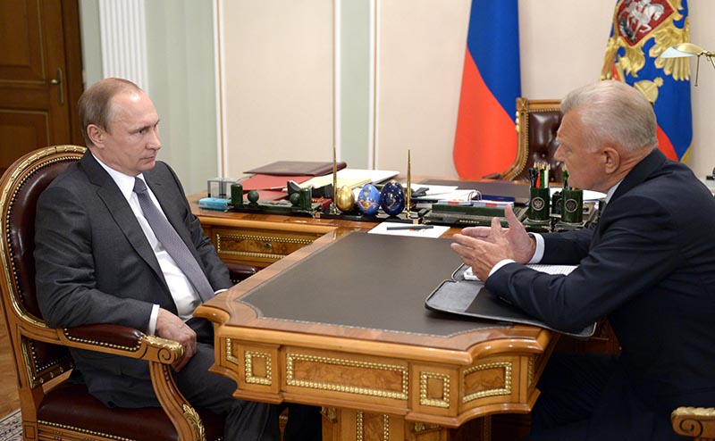 Владимир Путин с губернатором Рязанской области Олегом Ковалёвым