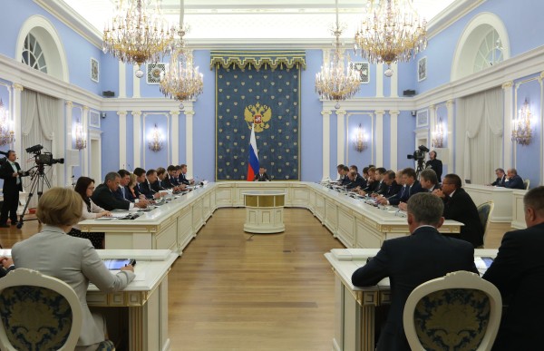 Председатель правительства РФ Дмитрий Медведев проводит заседание кабинета министров РФ