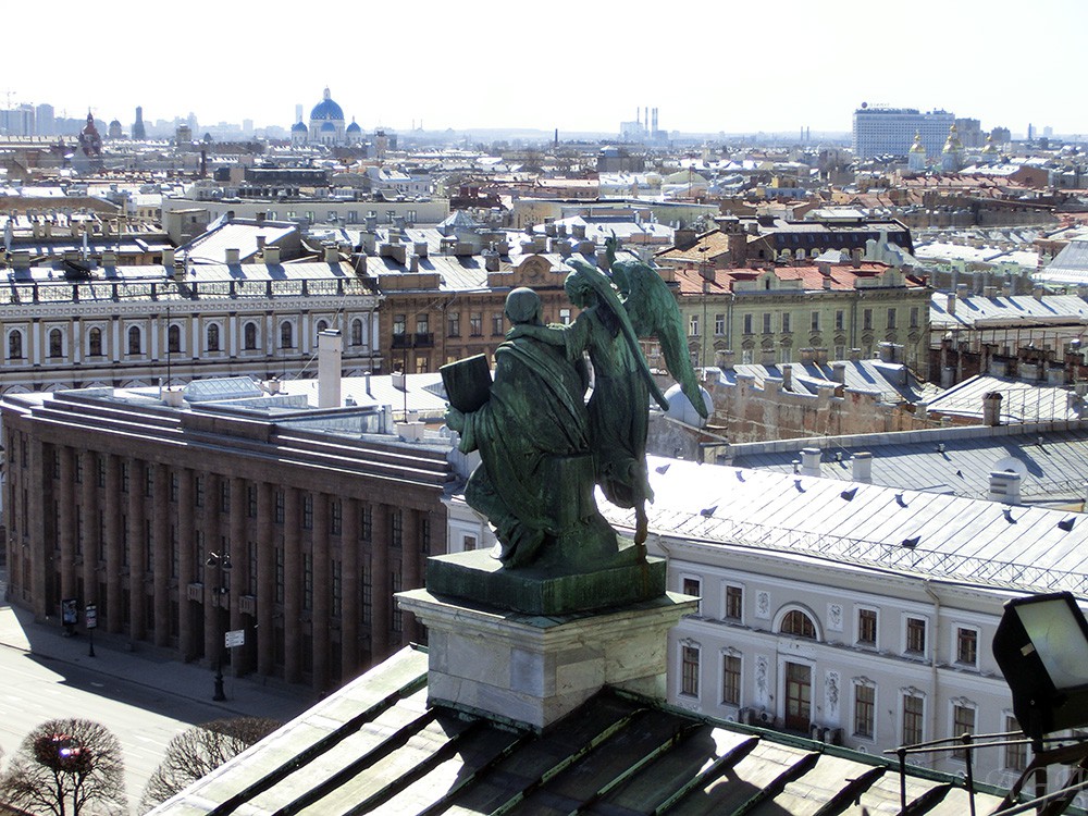 Вид на Санкт-Петербург со смотровой площадки Исаакиевского собора 