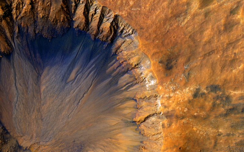 Кратер на Марсе