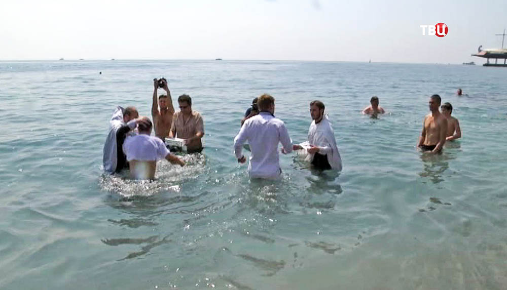 Церемония крещения в Крыму