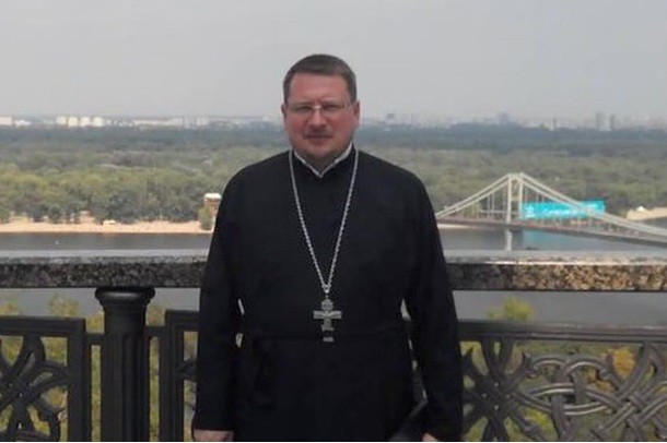 Священник Роман Николаев