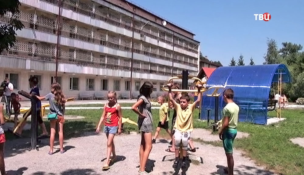 Дети из Донбасса в летнем лагере