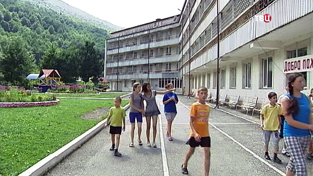 Дети из Донбасса в летнем лагере