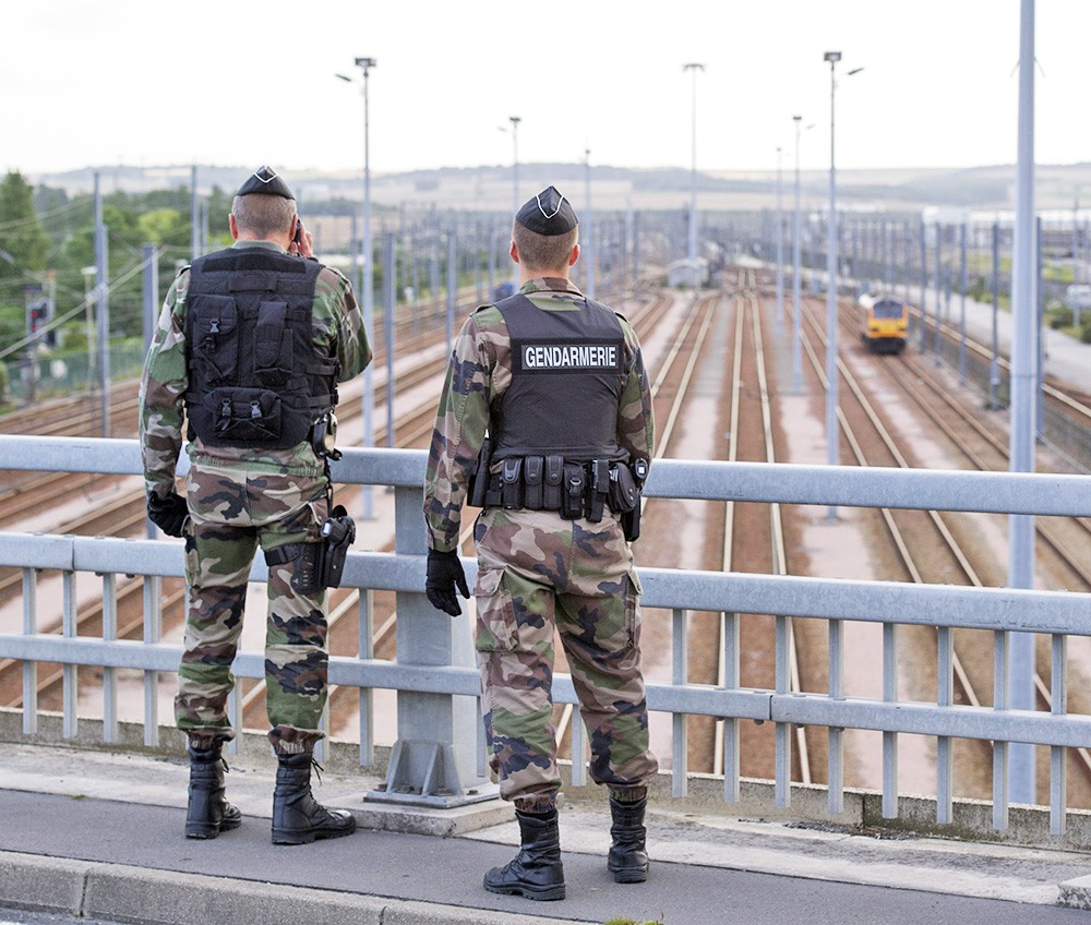 Полиция Франции пресекла попытку проникновения 200 мигрантов в Евротоннель