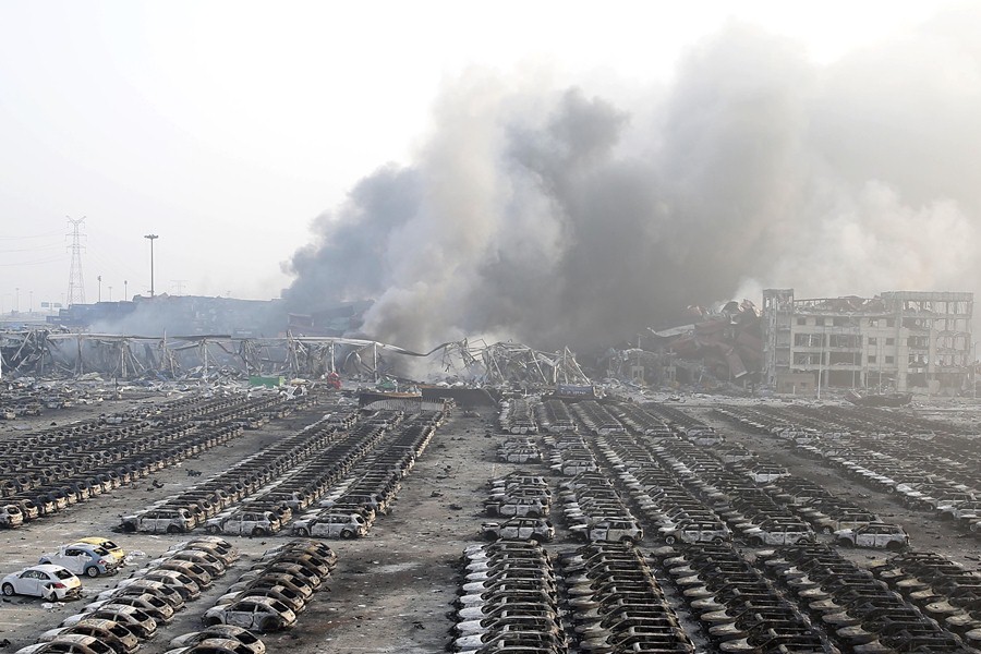 Пожар на складе в Китае