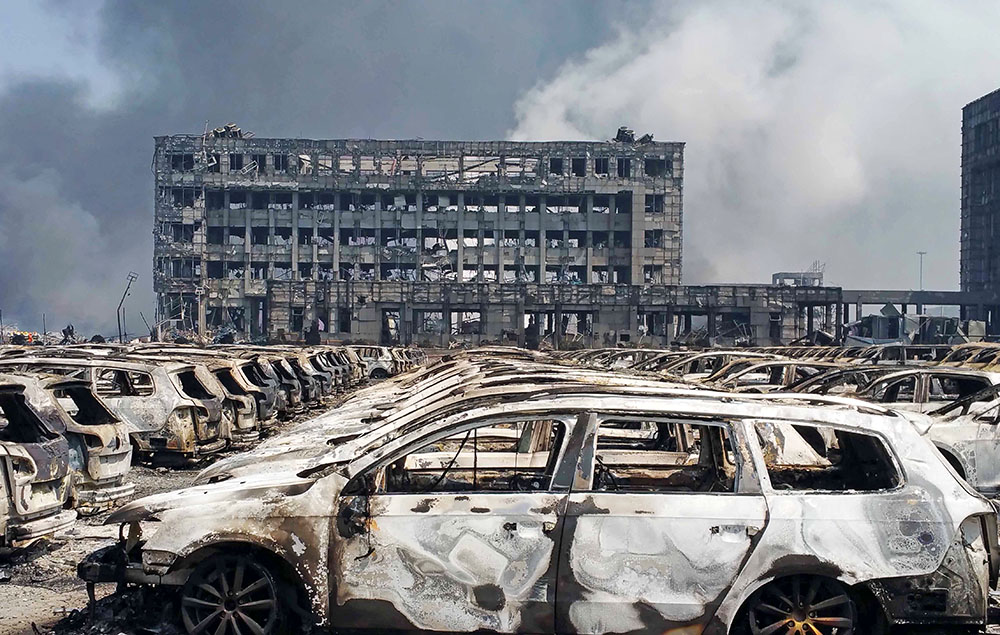 Последствия пожара на складе в Китае