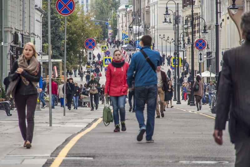 Пешеходы на улицах Москвы