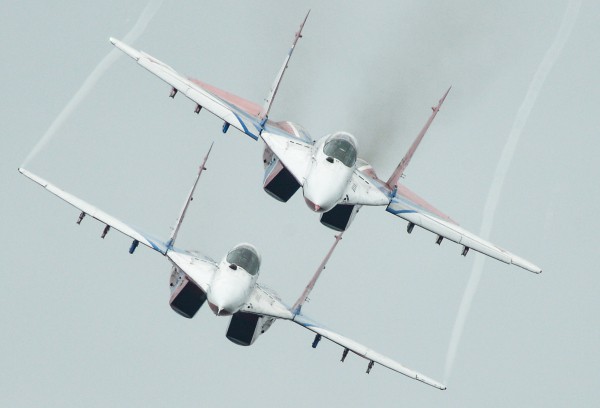 Выступление пилотажной группы "Стрижи" на МиГ-29