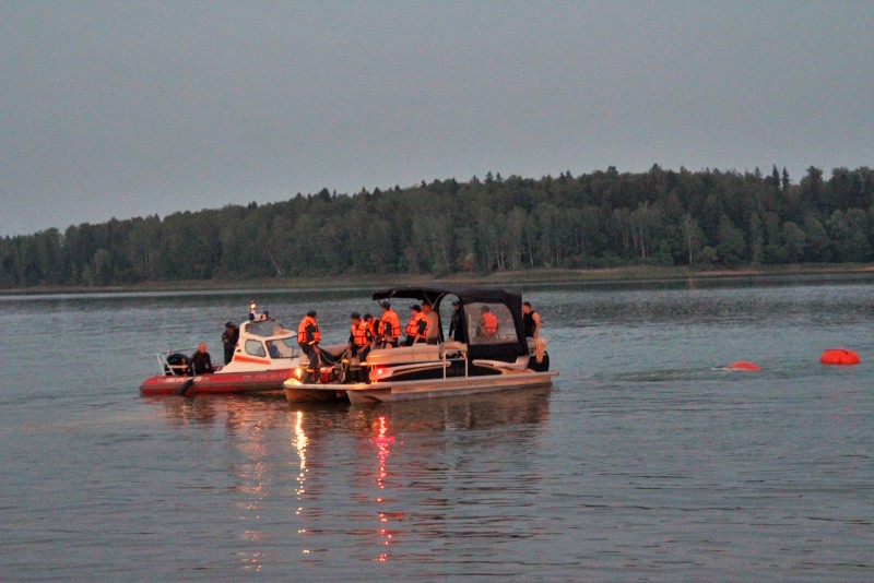 Посисково-спасательныя операция службы МЧС на воде