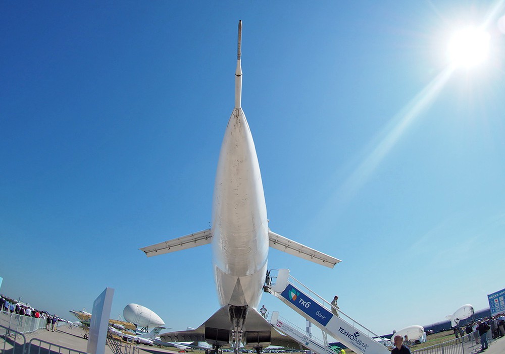 Самолёт Ту-144