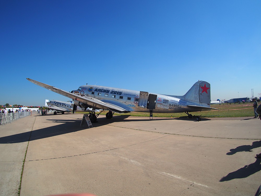 Douglas DC-3 "Dakota"
