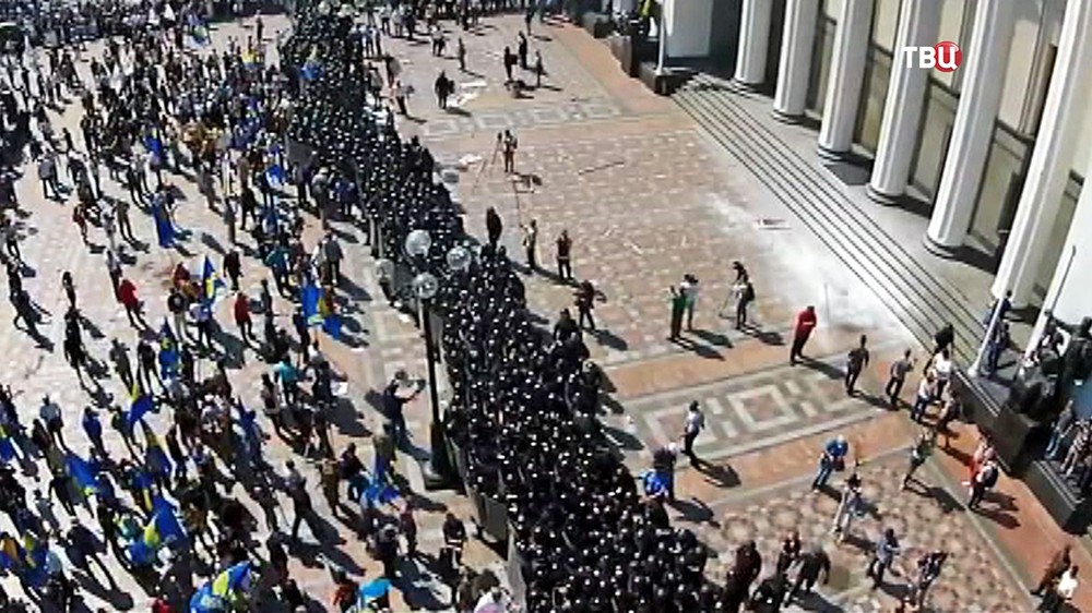 Акция протеста у здания Верховной Рады Украины