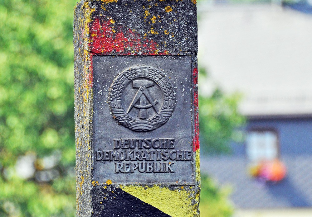 Пограничный столб на границе ГДР и ФРГ