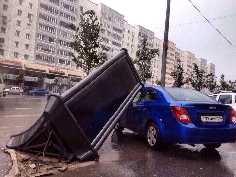 Последствия урагана в Казани