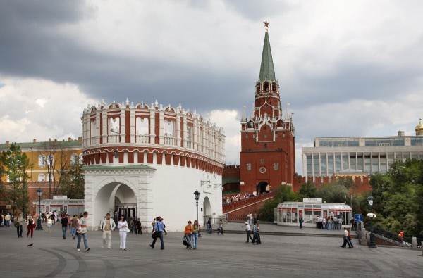 Кутафья и Троицкая башни Московского Кремля