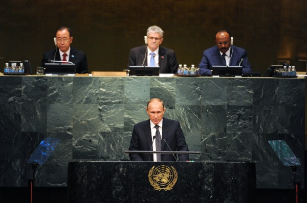 Президент России Владимир Путин во время выступления на пленарном заседании 70-й сессии Генеральной Ассамблеи ООН в Нью-Йорке