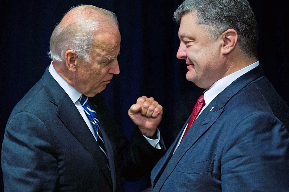 Вице-президент США Джо Байден и президент Украины Пётр Порошенко 