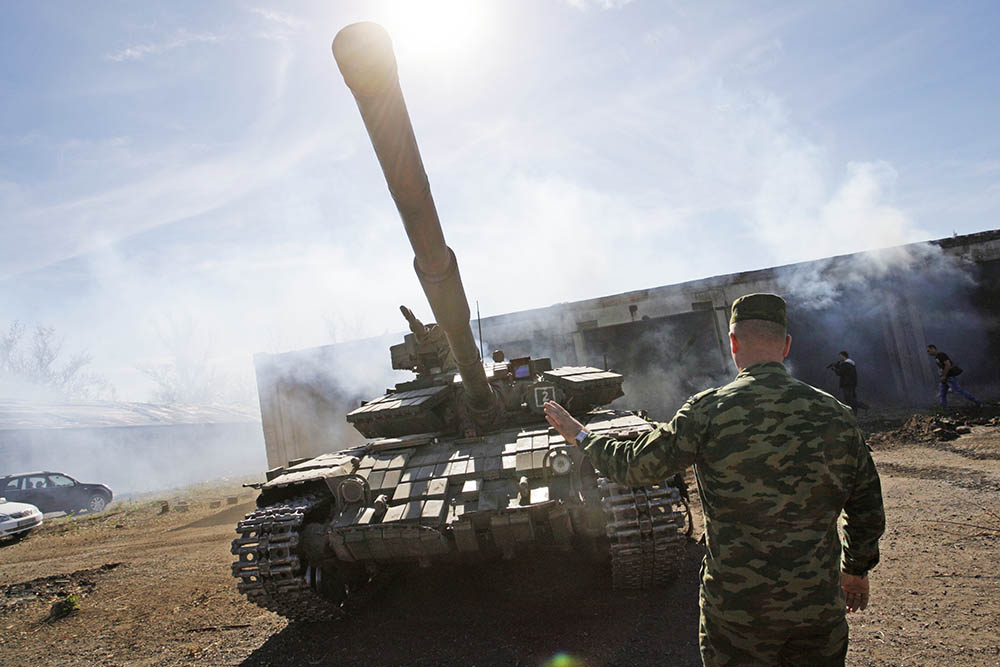 Отвод военной техники народного ополчения Донбасса
