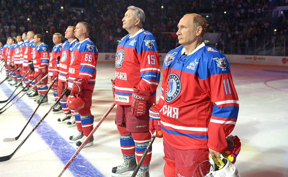 Президент России Владимир Путин принял участие в хоккейном матче