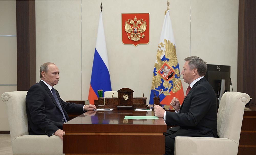 Президент РФ Владимир Путин и глава администрации Липецкой области Олег Королев во время встречи