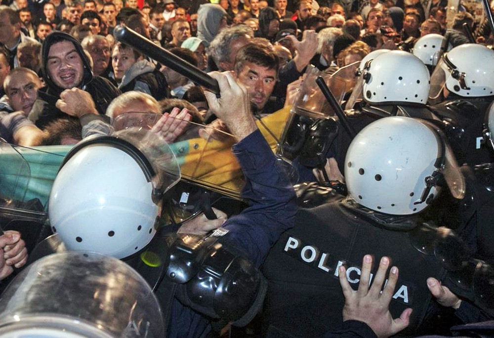Уличные беспорядки в Черногории
