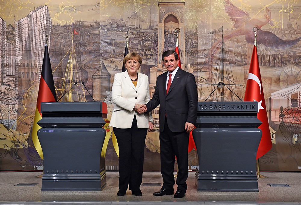 Канцлер Германии Ангела Меркель и премьер-министром Турции Ахмет Давутоглу 