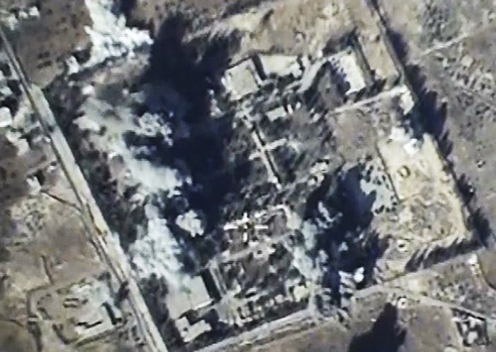 Авиаудар российских ВКС по позициям ИГ в Сирии
