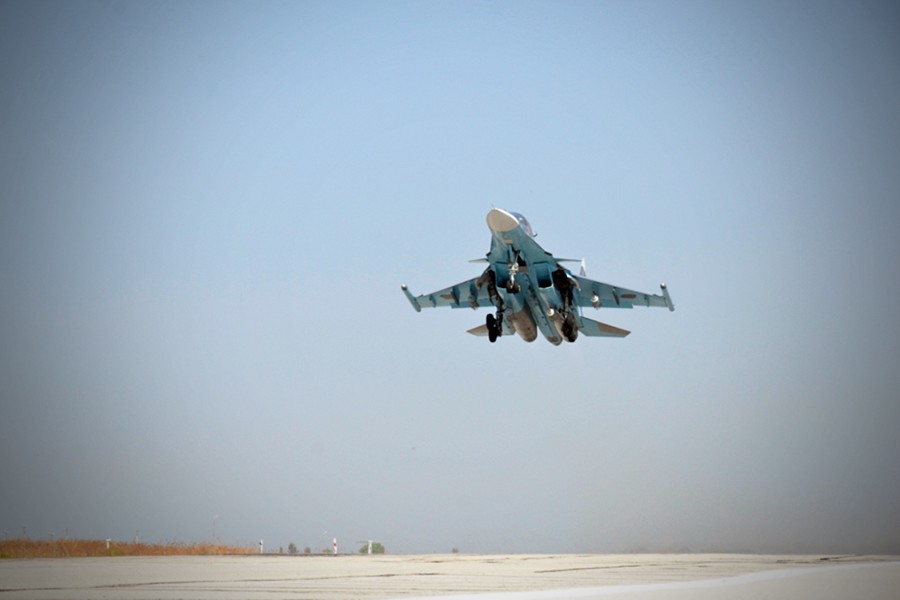 Истребитель Су-34 авиационной группировки ВКС России в Сирии