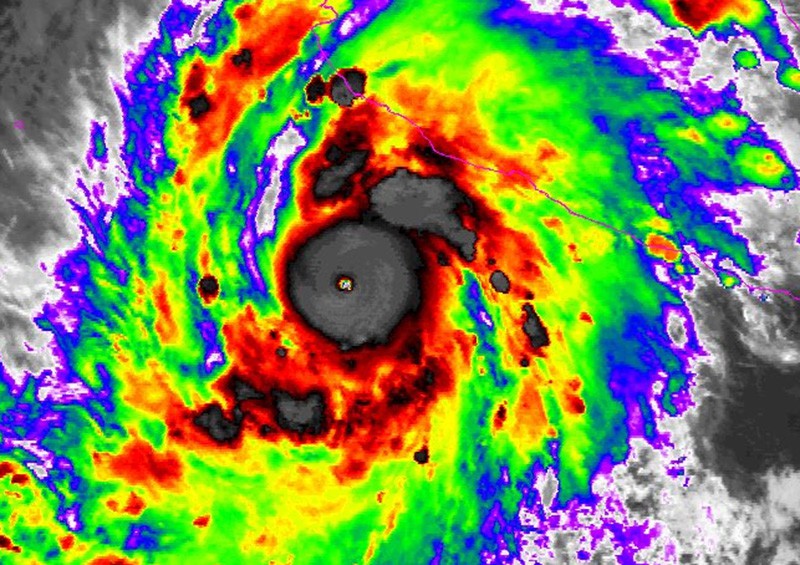 Снимок урагана "Патрисия" из комоса