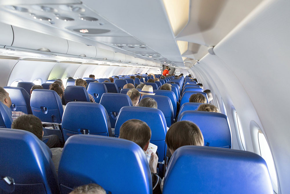 Пассажиры в самолёте