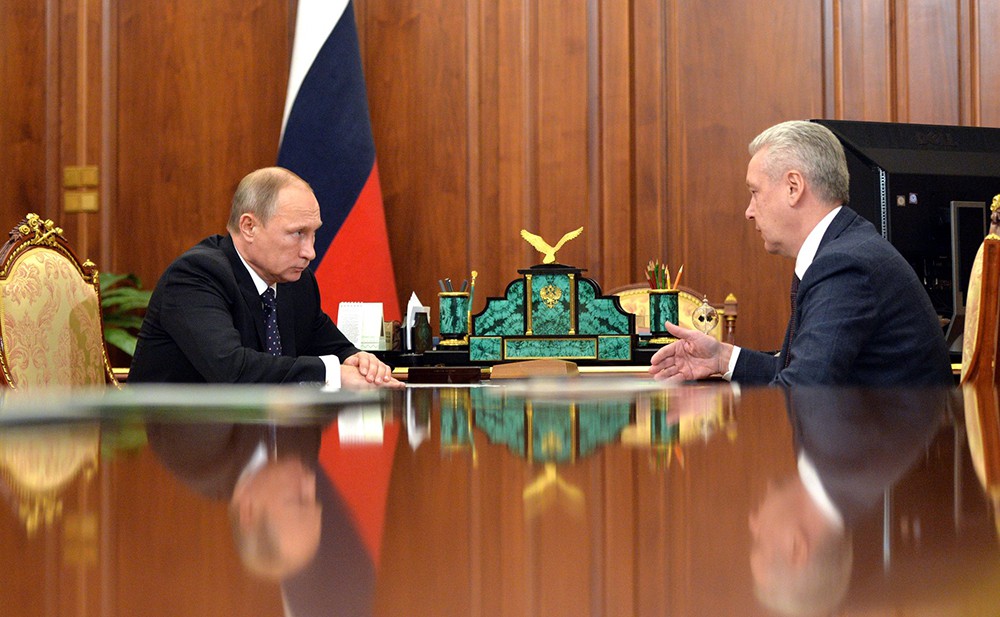 Президент России Владимир Путин и мэр Москвы Сергей Собянин во время встречи 