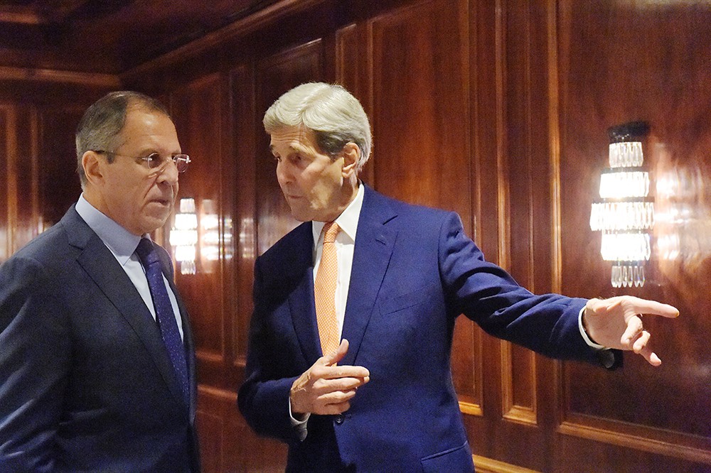 Министр иностранных дел России Сергей Лавров и госсекретарь США Джон Керри во время встречи в Вене