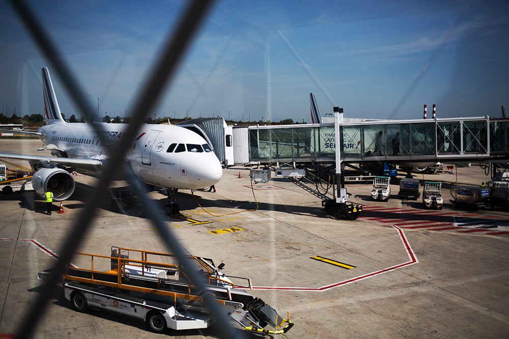 Самолет Airbus A321 в аэропорту