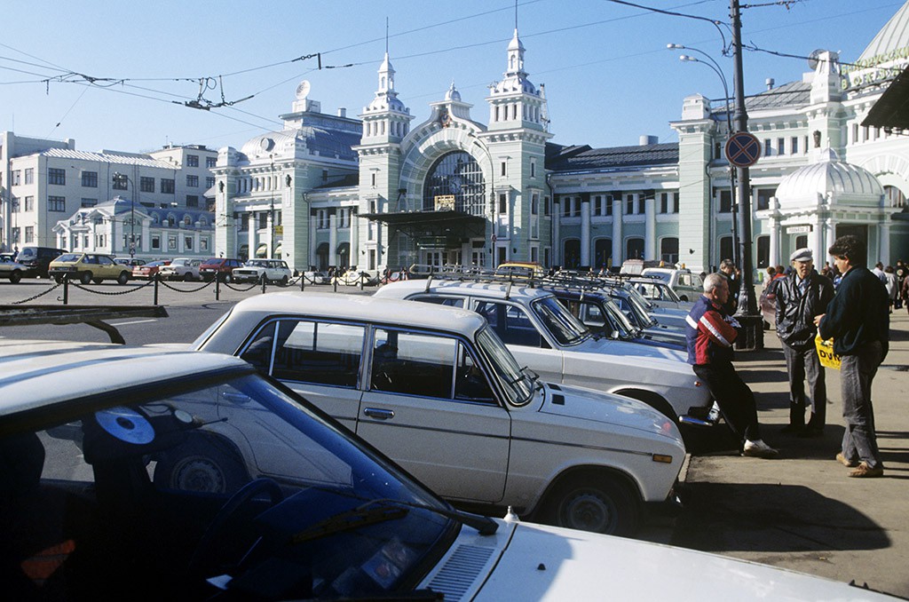 Здание Белорусского вокзала на площади Тверской Заставы