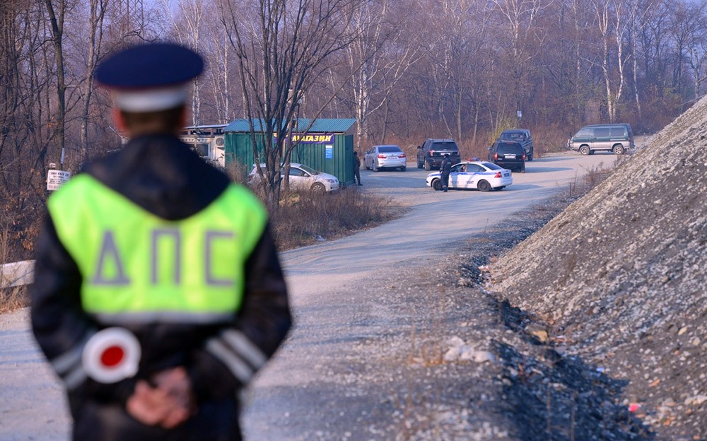 Полиция Владивостока на месте убийства школьницы Иры Шевцовой