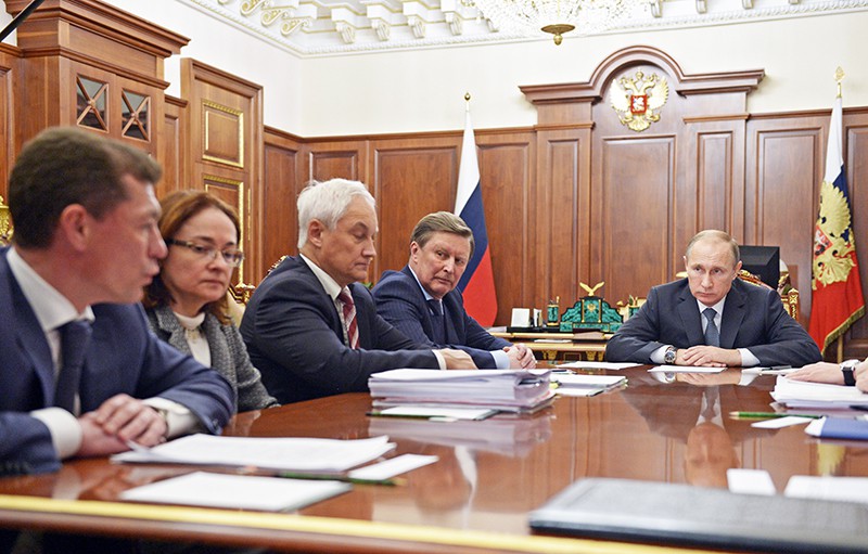 Президент России Владимир Путин на совещании