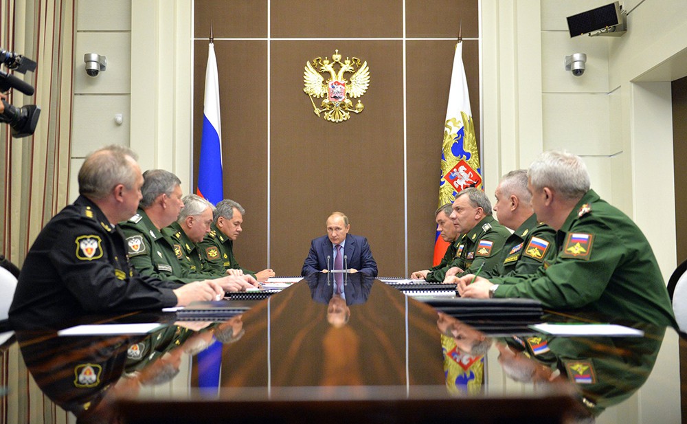Владимир Путин на совещании по вопросам развития Вооружённых Сил