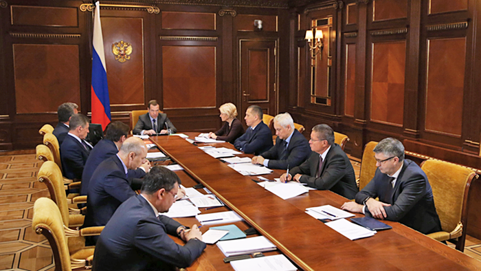 Дмитрий Медведев проводит заседание правительства