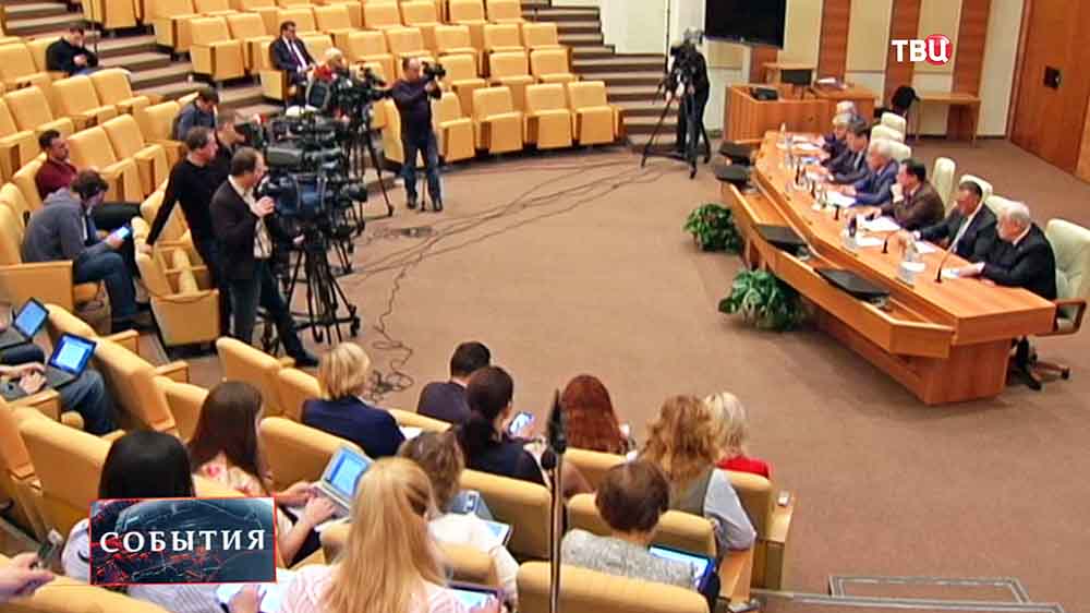 Пресс-конференция членов партии "Единая Россия"