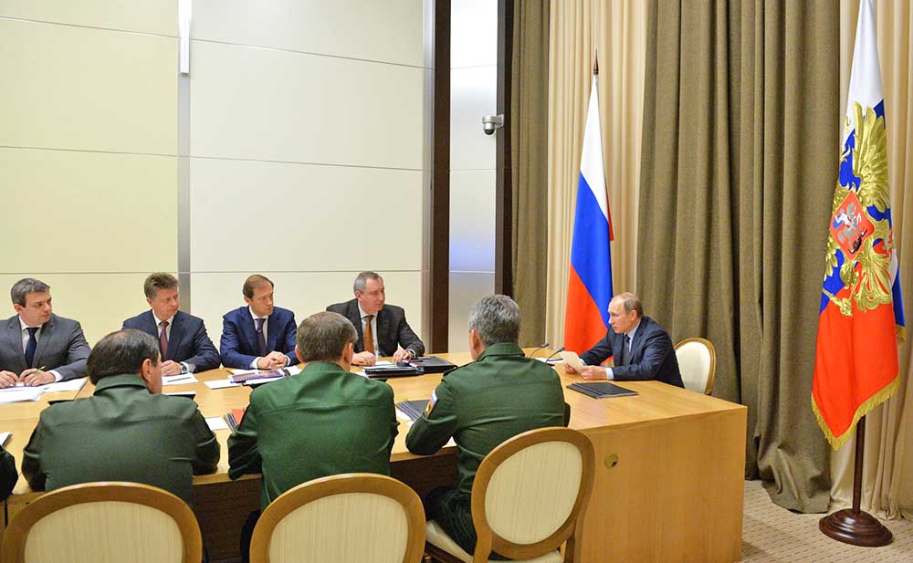 Президент России Владимир Путин на совещании по вопросам развития Вооружённых Сил
